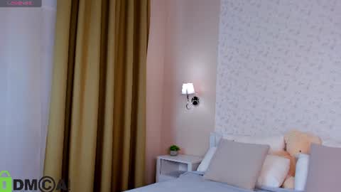 Snapshot of elena_grace chatting on 07-01-26, 01:51 Jenny online show from 07-01-26, 01:51