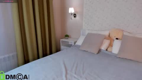 Snapshot of elena_grace chatting on 07-02-26, 10:27 Jenny online show from 07-02-26, 10:27