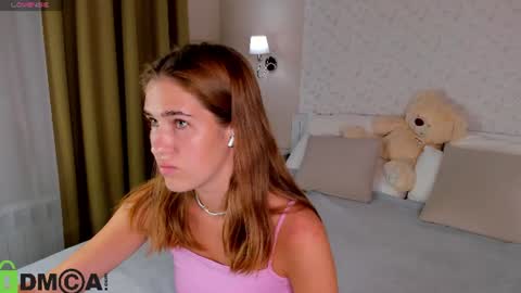 Snapshot of elena_grace chatting on 07-11-26, 09:49 Jenny online show from 07-11-26, 09:49