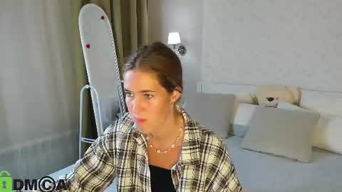 Snapshot of elena_grace chatting on 08-02-26, 09:57 Jenny online show from 08-02-26, 09:57