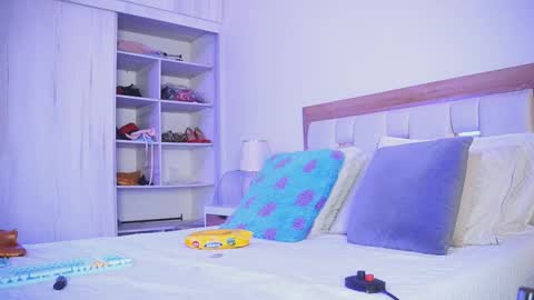 Elena online show from 11-25-25, 08:42