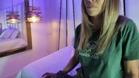 Elena online show from 06-14-26, 06:54
