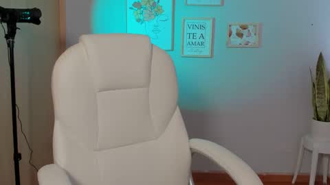 Elena online show from 01-24-25, 08:11