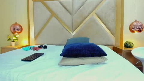 Elena Watsonn online show from 05-16-26, 07:56