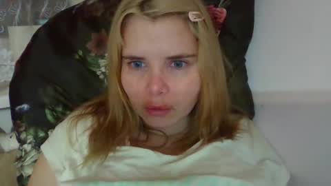 Snapshot of elenaflirt chatting on 02-11-26, 04:45 Elena online show from 02-11-26, 04:45