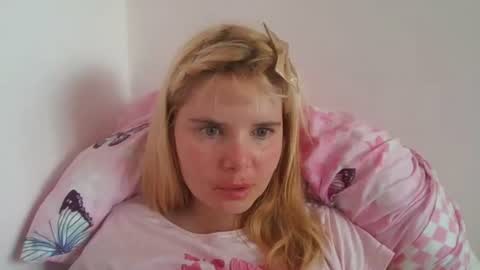 Elena online show from 07-18-26, 09:57