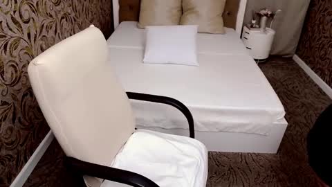 ElenaJuarez online show from 01-31-25, 08:32