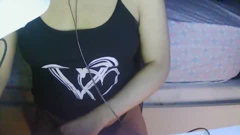 Snapshot of elenarosets chatting on 03-17-26, 08:28 Elena Rose online show from 03-17-26, 08:28