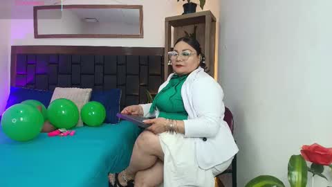 elenna_boobs_ online show from 03-17-26, 03:22