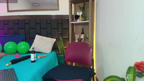 elenna_boobs_ online show from 03-17-26, 03:26