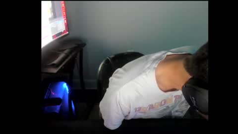 Snapshot of elephantrunkman chatting on 02-14-25, 06:02 elephantrunkman online show from 02-14-25, 06:02