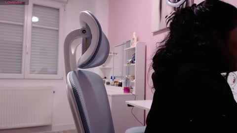 Snapshot of elettra_love chatting on 12-20-24, 08:45 Sandra online show from 12-20-24, 08:45