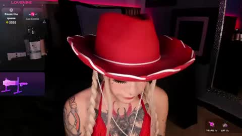 Snapshot of elettra_roux chatting on 07-04-26, 02:07 ELETTRA online show from 07-04-26, 02:07
