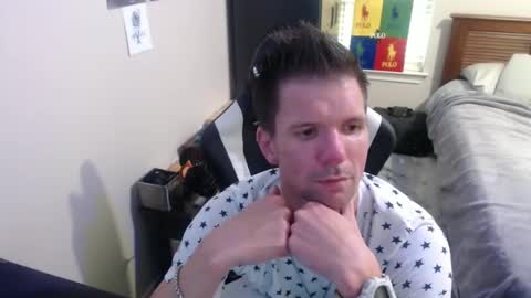 Snapshot of elevatetlb chatting on 09-20-25, 05:14 Walker online show from 09-20-25, 05:14