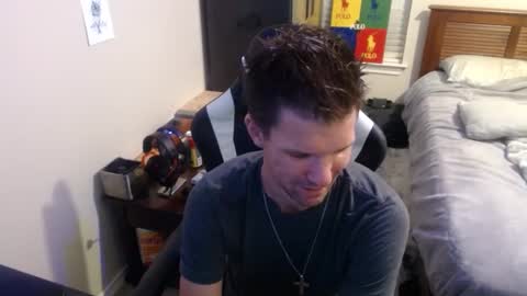 Snapshot of elevatetlb chatting on 09-23-25, 06:49 Walker online show from 09-23-25, 06:49