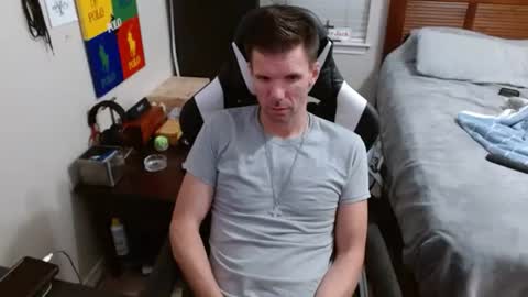 Snapshot of elevatetlb chatting on 10-21-25, 04:46 Walker online show from 10-21-25, 04:46