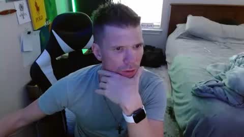 Snapshot of elevatetlb chatting on 12-02-25, 05:41 Walker online show from 12-02-25, 05:41