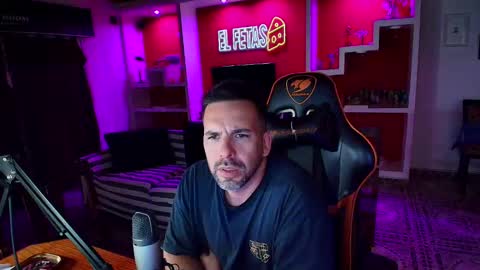 Snapshot of elfetas chatting on 10-20-25, 01:39 elfetas online show from 10-20-25, 01:39