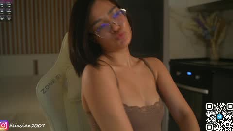 Eli  online show from 04-12-26, 03:17