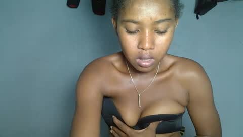 Snapshot of elia011 chatting on 01-14-25, 07:00 elia011 online show from 01-14-25, 07:00