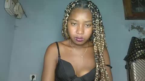 Snapshot of elia011 chatting on 01-17-25, 05:19 elia011 online show from 01-17-25, 05:19