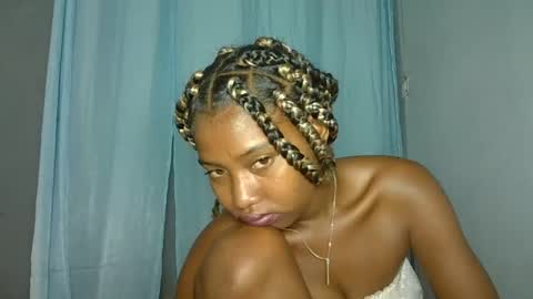 Snapshot of elia011 chatting on 01-19-25, 01:10 elia011 online show from 01-19-25, 01:10