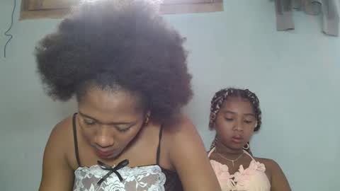 Snapshot of elia011 chatting on 01-21-25, 12:29 elia011 online show from 01-21-25, 12:29