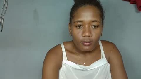 Snapshot of elia011 chatting on 02-05-25, 01:54 elia011 online show from 02-05-25, 01:54