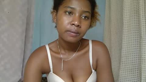 Snapshot of elia011 chatting on 02-23-25, 07:44 elia011 online show from 02-23-25, 07:44