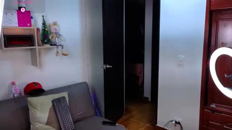 elian online show from 11-24-25, 06:46