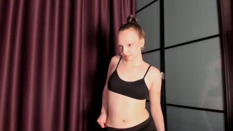 Ella online show from 12-10-24, 07:05