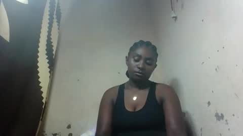 Snapshot of eliannee chatting on 12-17-25, 05:41 eliannee online show from 12-17-25, 05:41