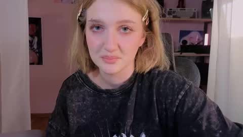 Ellie online show from 02-15-26, 07:51