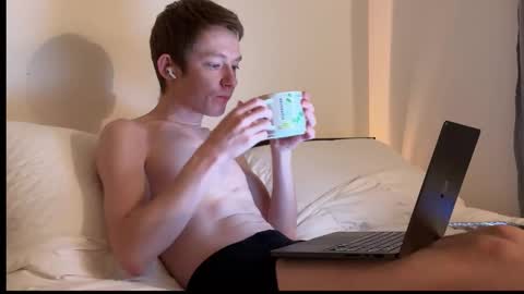 Snapshot of eligraysonx chatting on 01-15-26, 02:05 Eli Grayson online show from 01-15-26, 02:05