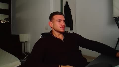 Snapshot of elijahthorne chatting on 11-25-25, 05:51 ElijahThorne online show from 11-25-25, 05:51