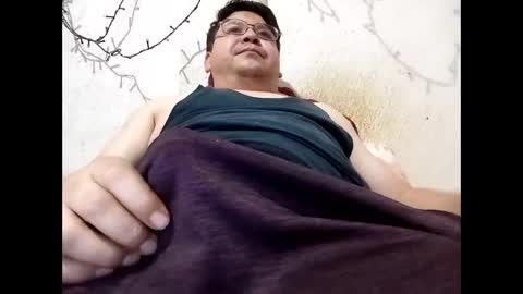 Snapshot of elimposstor chatting on 02-16-26, 09:44 elimposstor online show from 02-16-26, 09:44