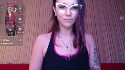 Snapshot of elina_posh chatting on 03-11-25, 02:18 Liza online show from 03-11-25, 02:18