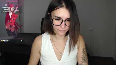 Snapshot of elina_posh chatting on 12-04-25, 04:05 Liza online show from 12-04-25, 04:05