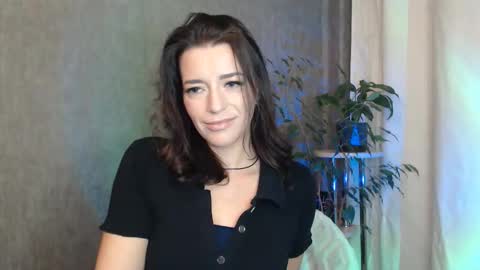 Snapshot of elinapretty chatting on 09-25-25, 11:30 Elina online show from 09-25-25, 11:30