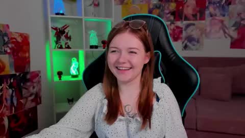 Snapshot of elinavale chatting on 03-04-26, 06:08 elinavale online show from 03-04-26, 06:08