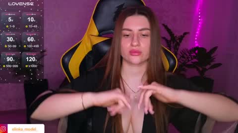 Snapshot of elinkalove chatting on 01-27-25, 01:05 Elina online show from 01-27-25, 01:05