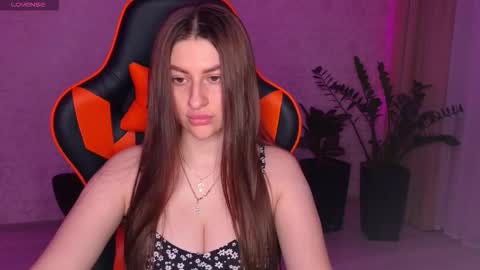 Snapshot of elinkalove chatting on 09-21-25, 08:32 Elina online show from 09-21-25, 08:32