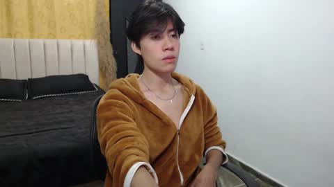 Snapshot of elio_collem chatting on 12-23-24, 08:44 ELIO online show from 12-23-24, 08:44