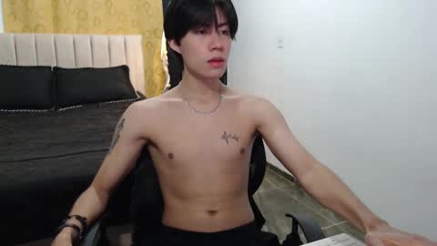 Snapshot of elio_collem chatting on 02-15-25, 08:44 ELIO online show from 02-15-25, 08:44