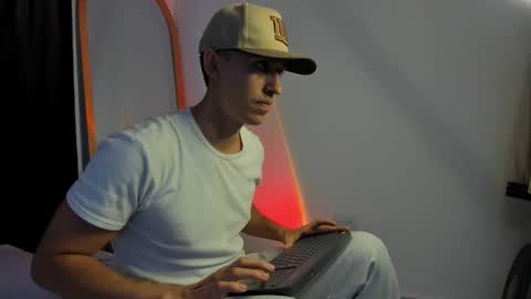 elio_dicaprio online show from 11-17-25, 03:40