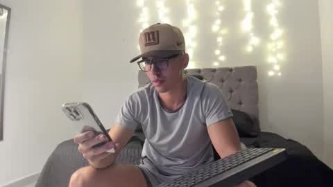 elio_dicaprio online show from 11-26-25, 03:07