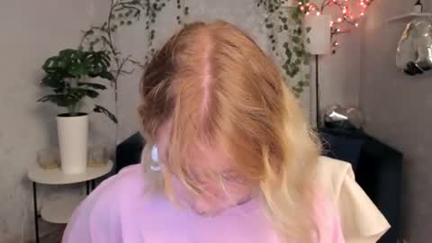 Elira Vane online show from 06-22-26, 03:08