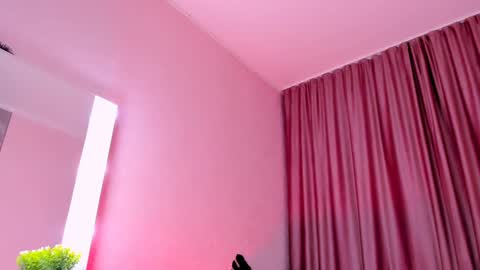 Snapshot of elis_miracle chatting on 12-15-24, 11:23 Elizabeth online show from 12-15-24, 11:23