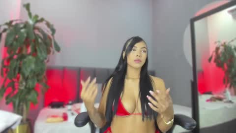 Elisa online show from 02-22-25, 08:42