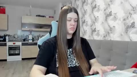 Aletta Oushen online show from 11-30-25, 10:19